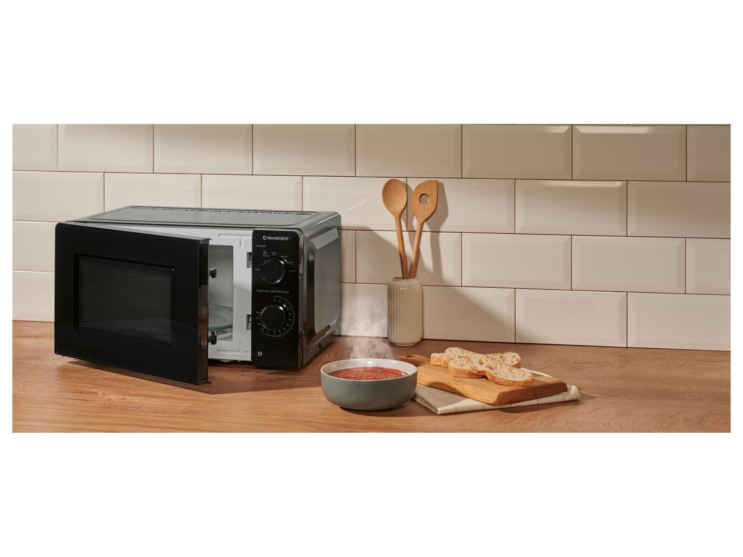 Micro-ondas SILVERCREST® SMW 700 D4 preto, 700 W, 17 L