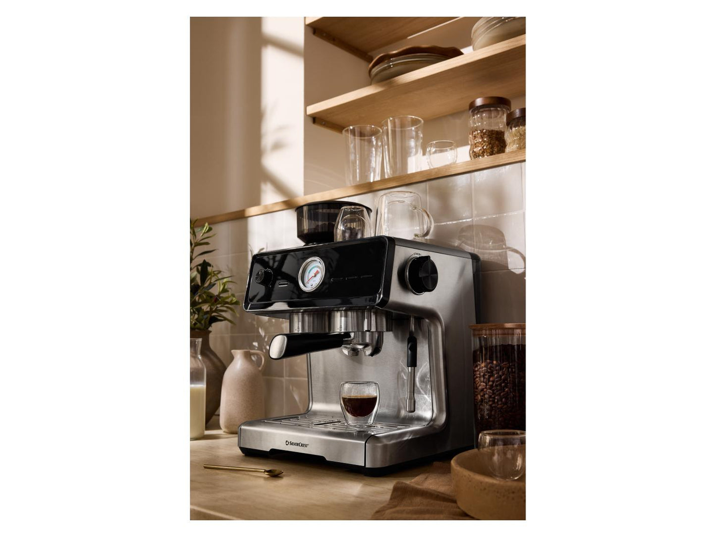 Cafetera espresso premium SILVERCREST® SEMST 1500 A1