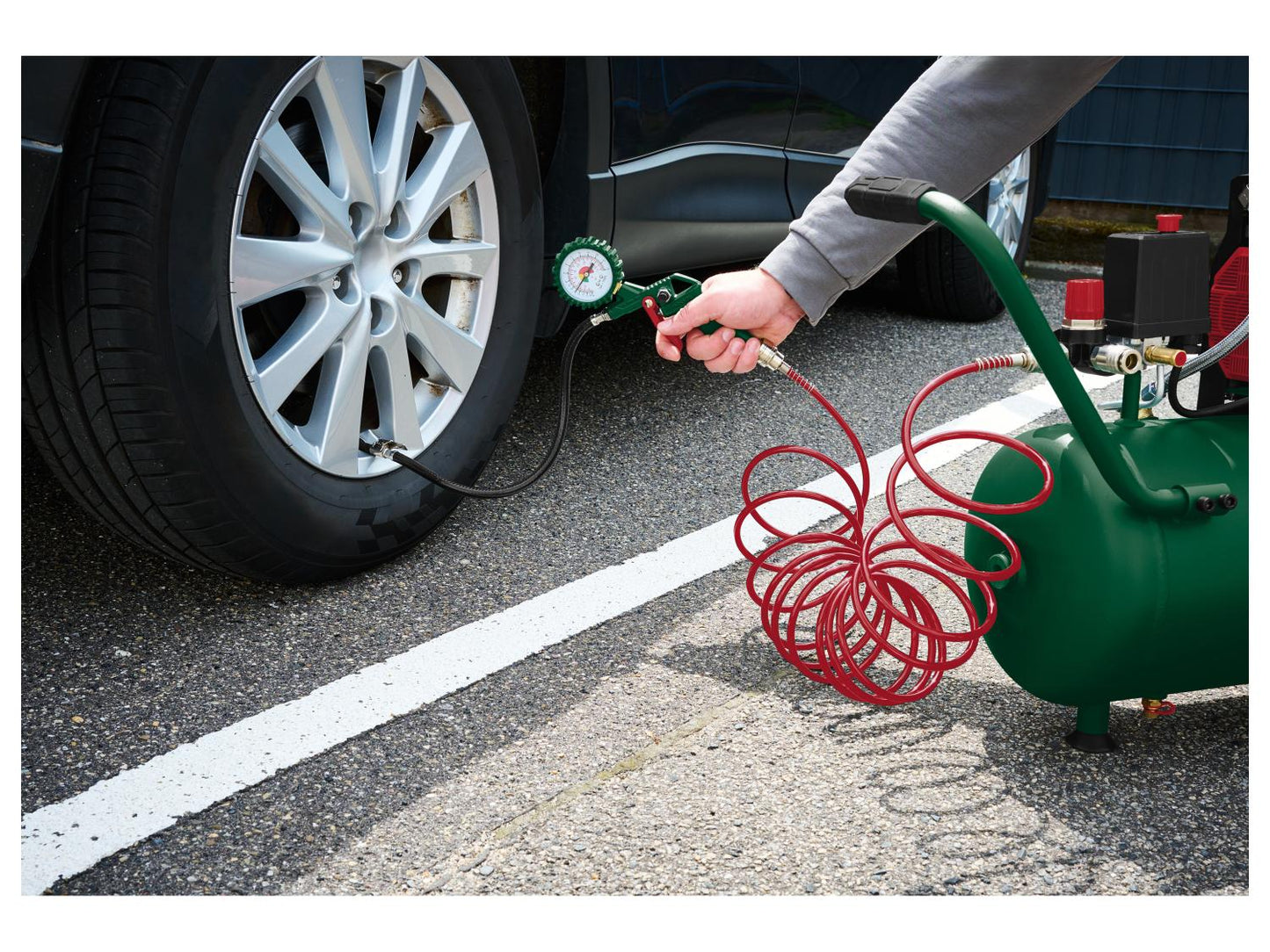 Gonfleur numérique PARKSIDE® PDLD 10 B2 avec tuyau spiralé 10 m