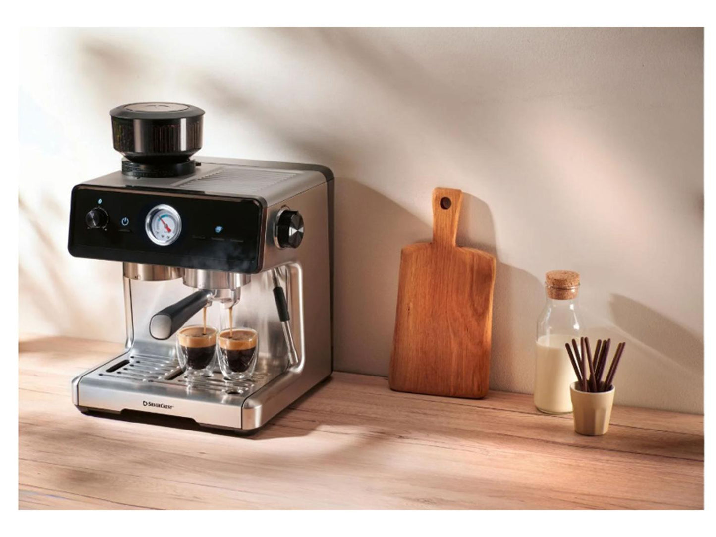 Cafetera espresso premium SILVERCREST® SEMST 1500 A1