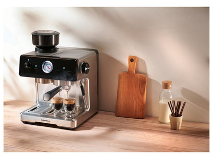 Cafetera espresso premium SILVERCREST® SEMST 1500 A1
